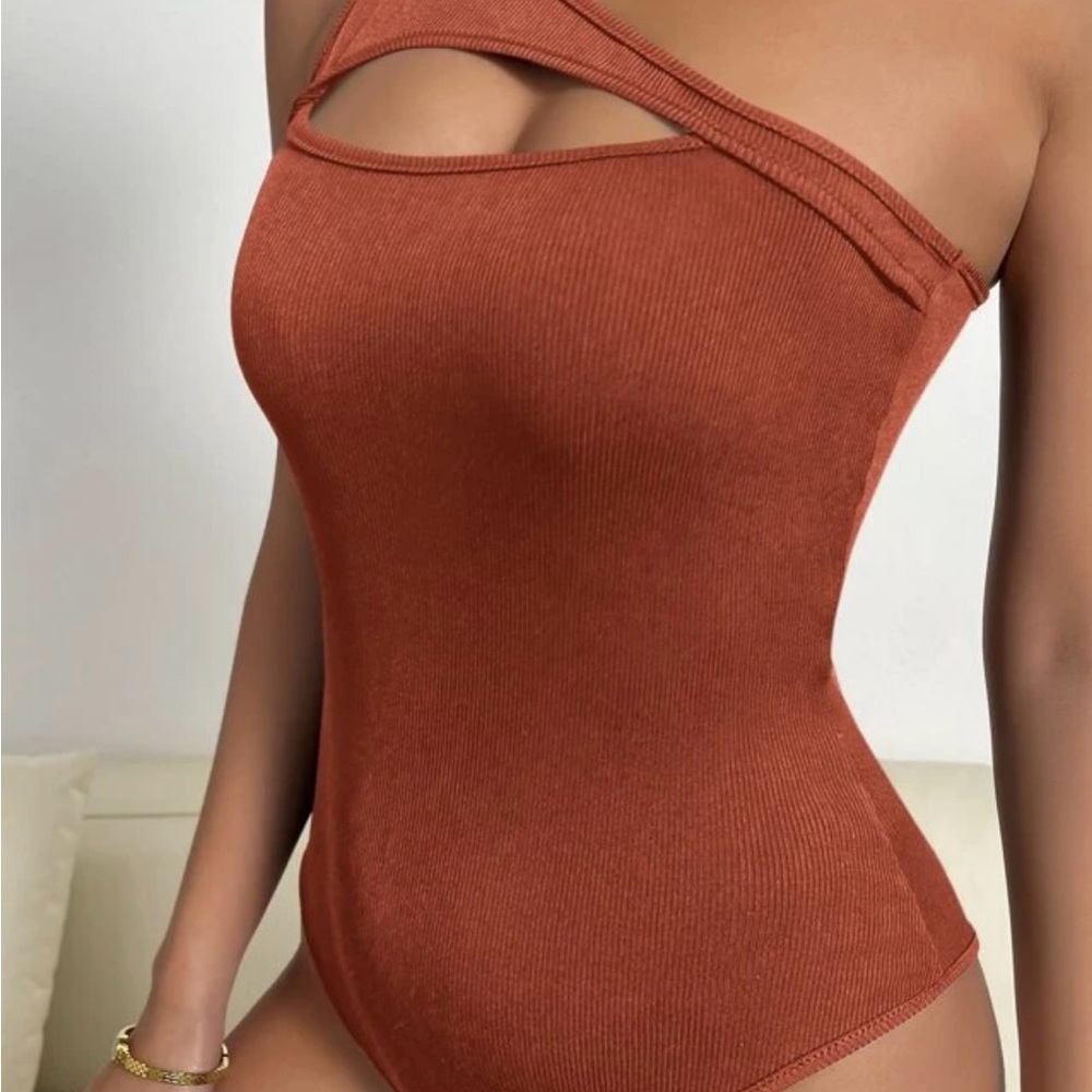 Chic and stylish One Shoulder Cut Out Rib Knit Bodysuit
